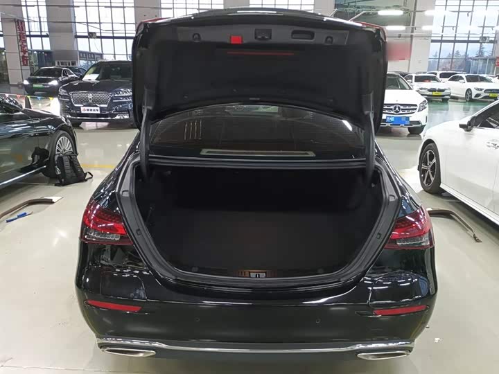 Фото 19 - Mercedes-Benz E-Class Hybrid