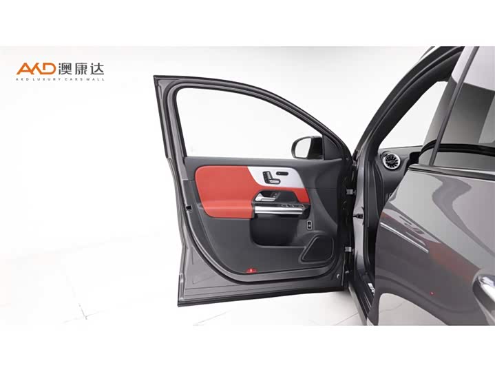 Фото 10 - Mercedes-Benz CLA-Class AMG