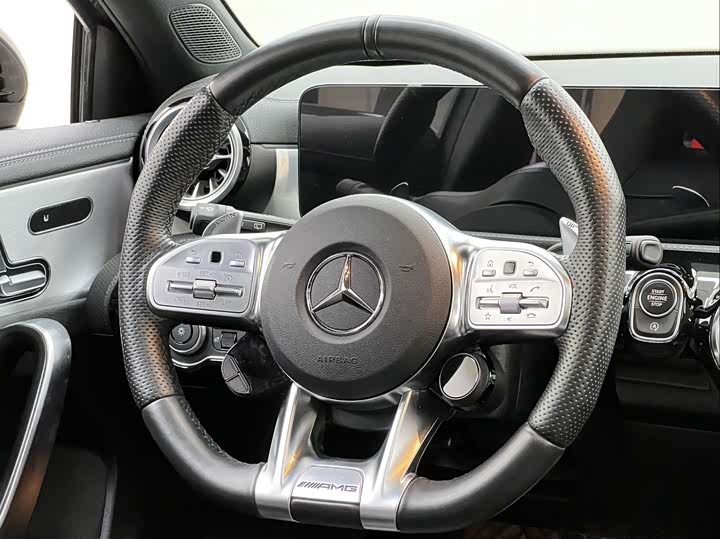 Фото 10 - Mercedes-Benz A-Class AMG