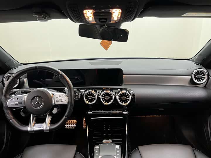 Фото 13 - Mercedes-Benz A-Class AMG