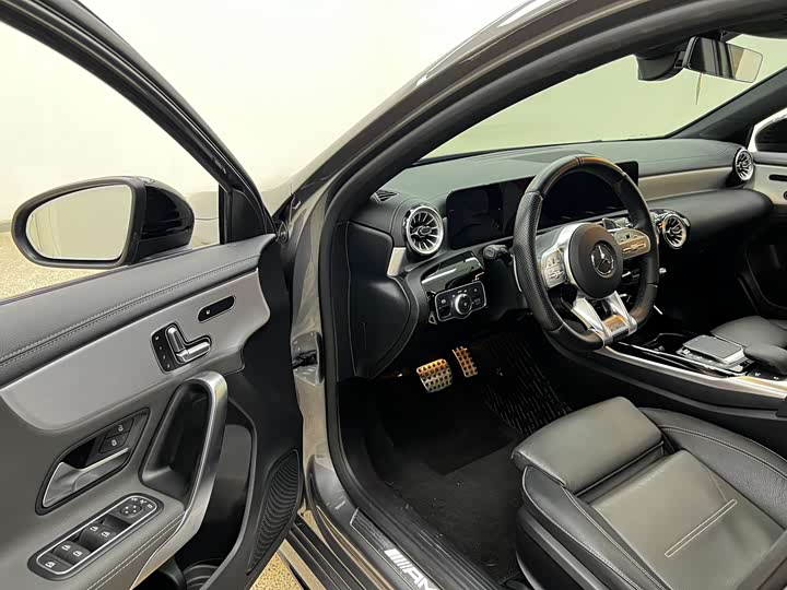 Фото 9 - Mercedes-Benz A-Class AMG