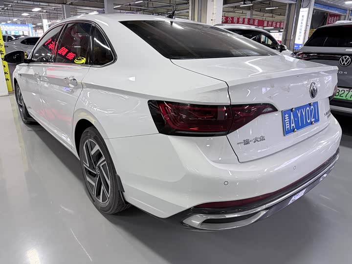 Фото 16 - Volkswagen Sagitar L