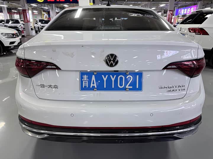 Фото 17 - Volkswagen Sagitar L