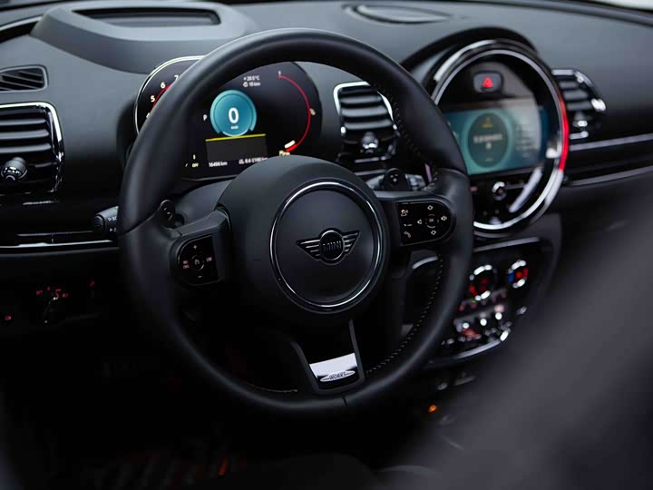 Фото 9 - Mini Clubman JCW