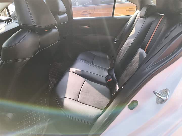 Фото 14 - Toyota Corolla