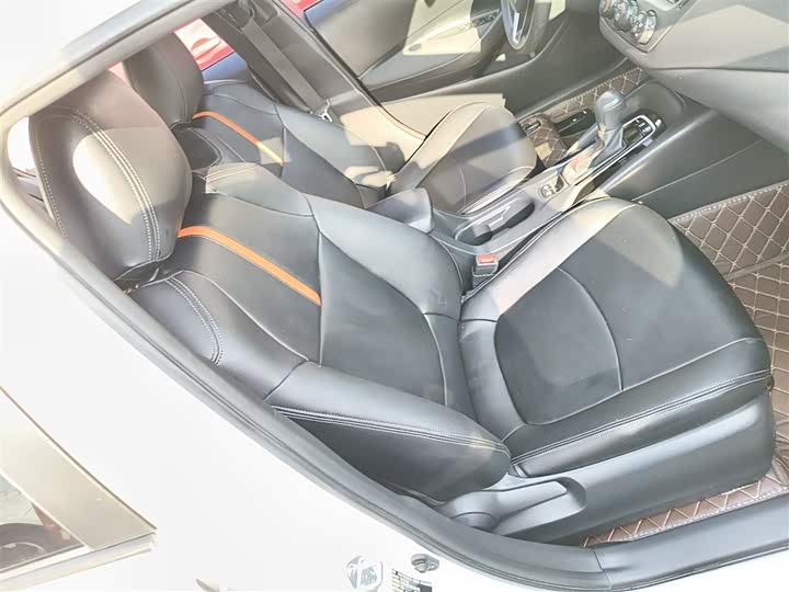 Фото 17 - Toyota Corolla