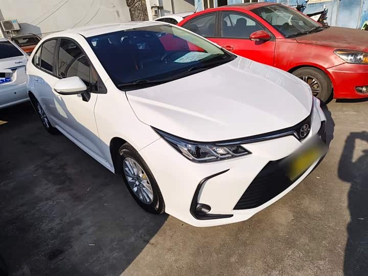 Фото 20 - Toyota Corolla