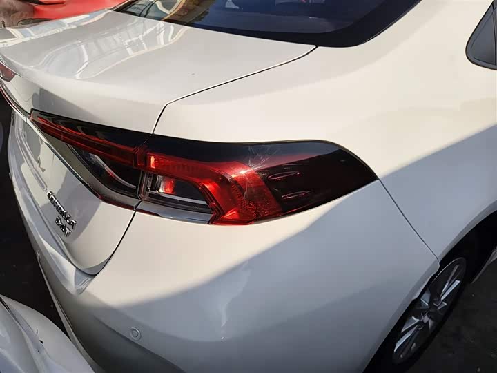 Фото 24 - Toyota Corolla