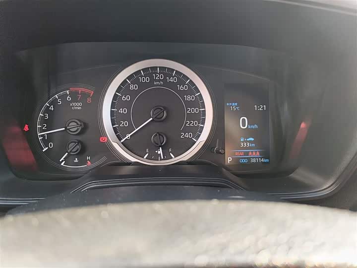 Фото 4 - Toyota Corolla