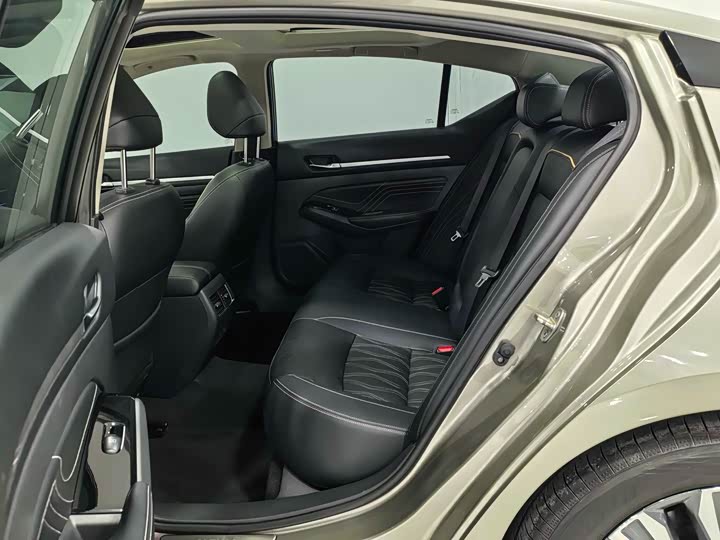 Фото 11 - Nissan Teana