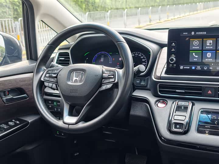 Фото 10 - Honda Odyssey