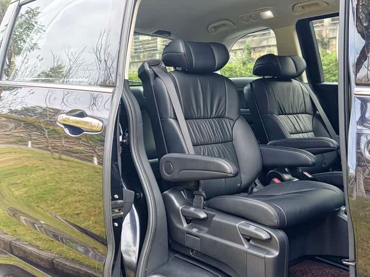 Фото 11 - Honda Odyssey