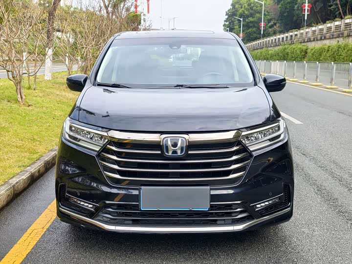 Фото 2 - Honda Odyssey