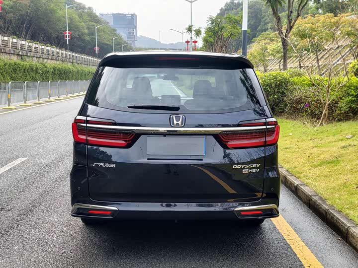 Фото 4 - Honda Odyssey