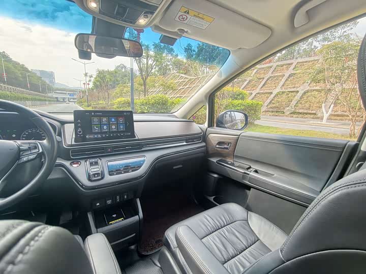 Фото 9 - Honda Odyssey