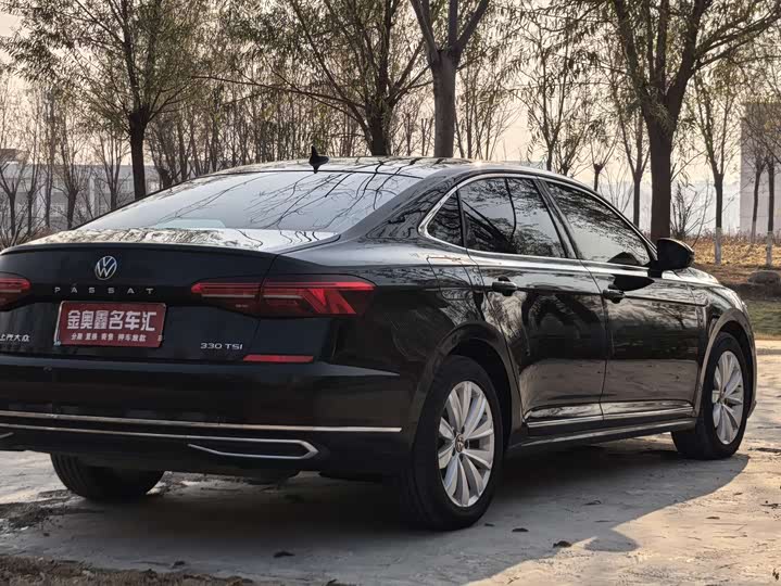 Фото 15 - Volkswagen Passat