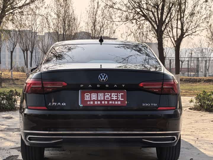 Фото 16 - Volkswagen Passat