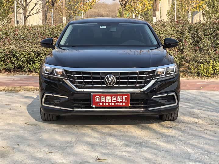 Фото 2 - Volkswagen Passat