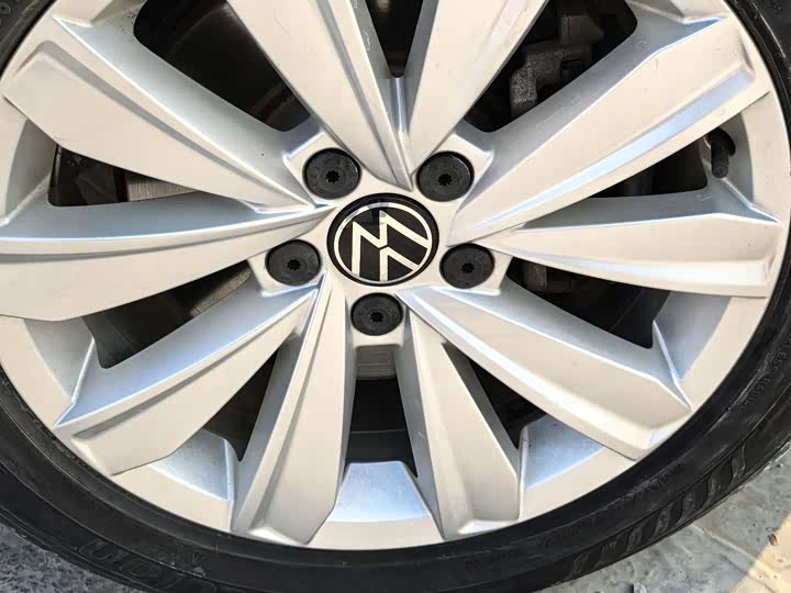 Фото 4 - Volkswagen Passat