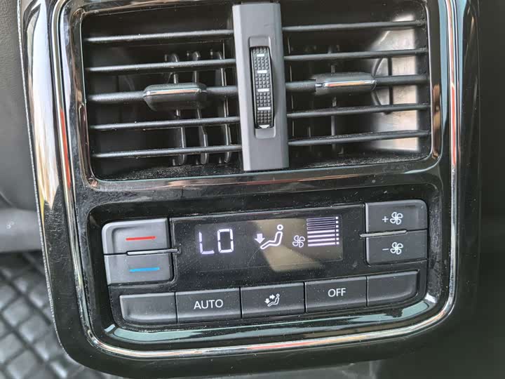 Фото 9 - Volkswagen Passat