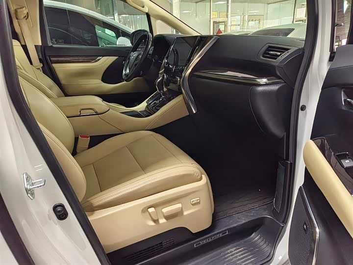 Фото 5 - Toyota Vellfire