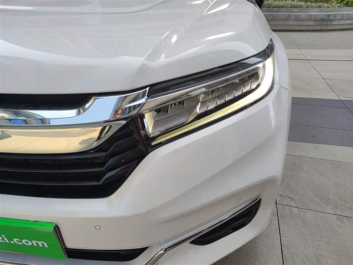 Фото 24 - Honda Avancier