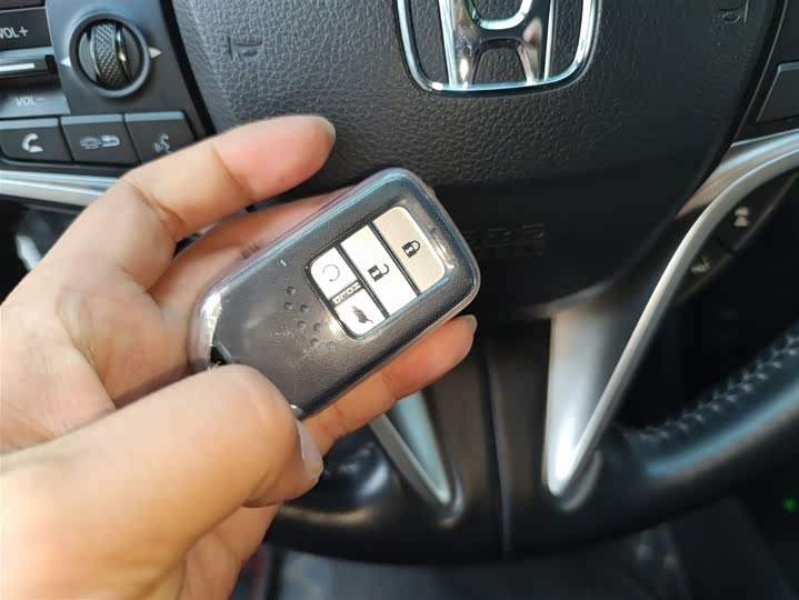 Фото 9 - Honda Avancier