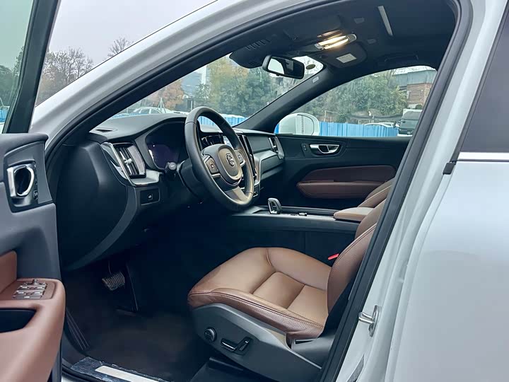 Фото 5 - Volvo XC60