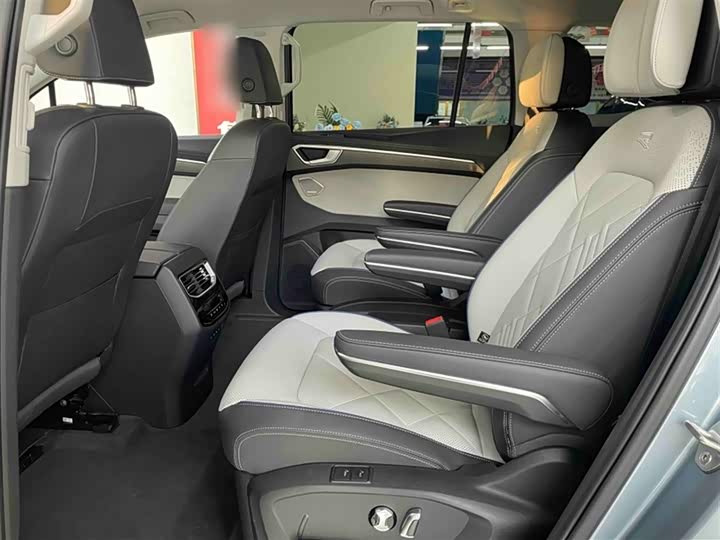 Фото 23 - Volkswagen Talagon