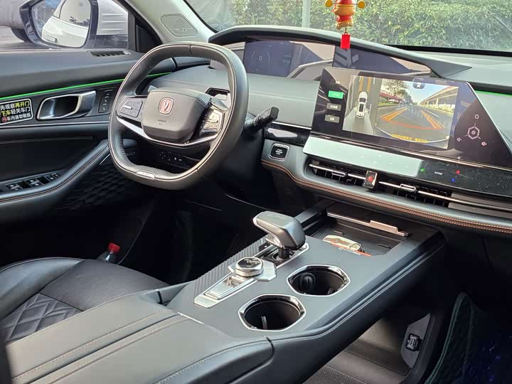 Фото 11 - Changan UNI-K Hybrid