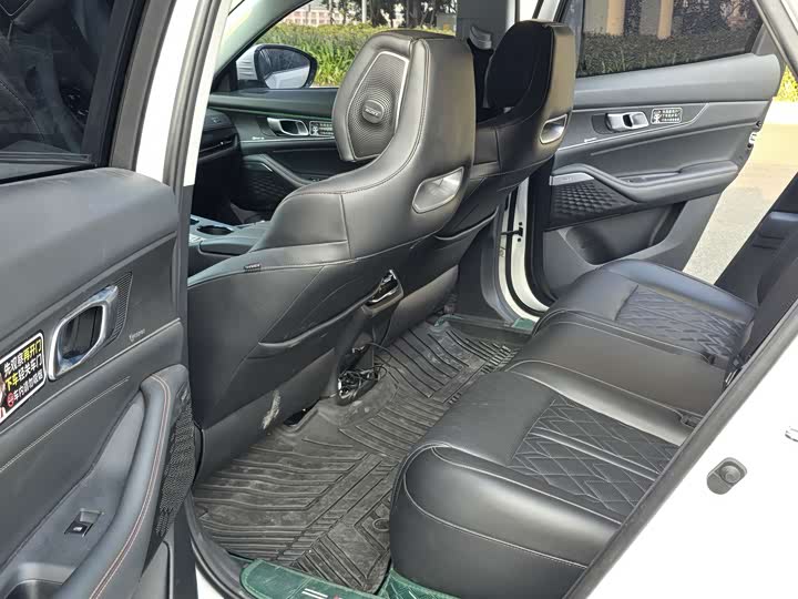 Фото 14 - Changan UNI-K Hybrid