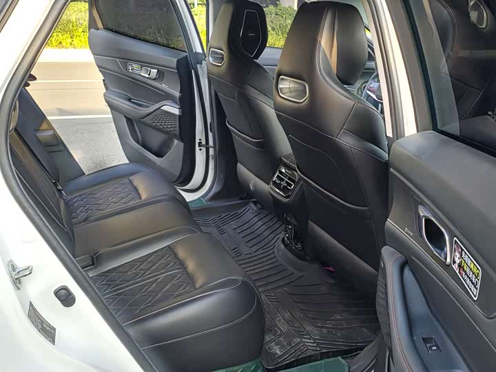 Фото 17 - Changan UNI-K Hybrid