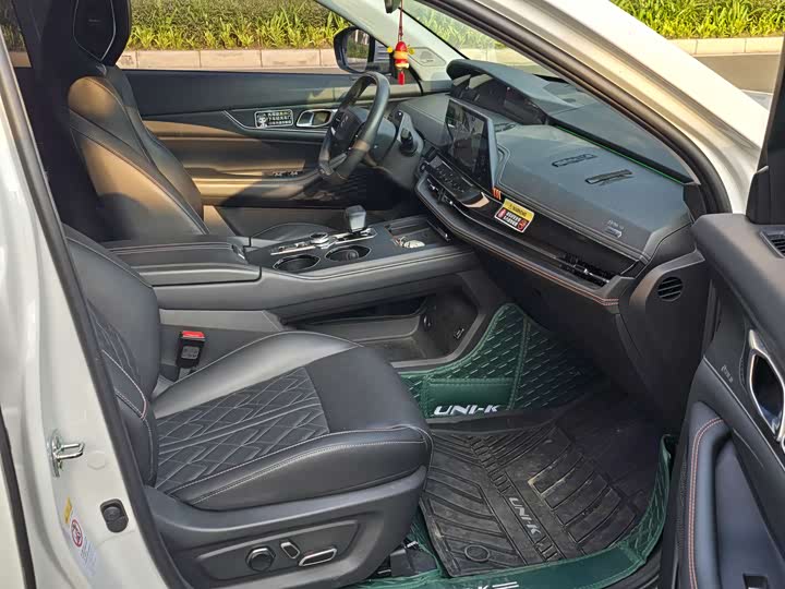 Фото 4 - Changan UNI-K Hybrid