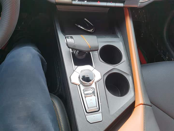 Фото 14 - Changan UNI-V