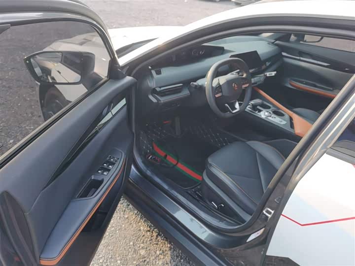 Фото 16 - Changan UNI-V