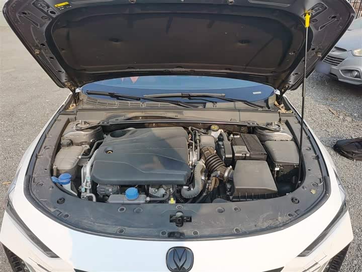 Фото 20 - Changan UNI-V