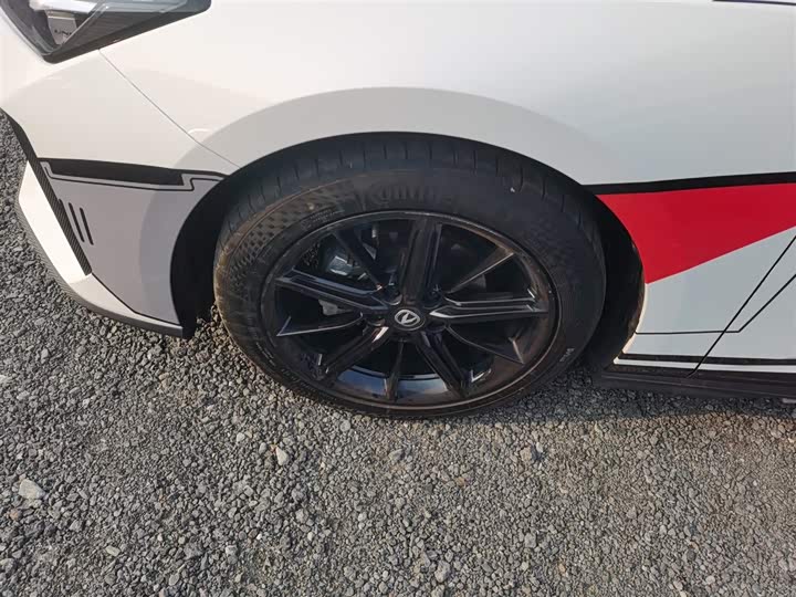 Фото 23 - Changan UNI-V