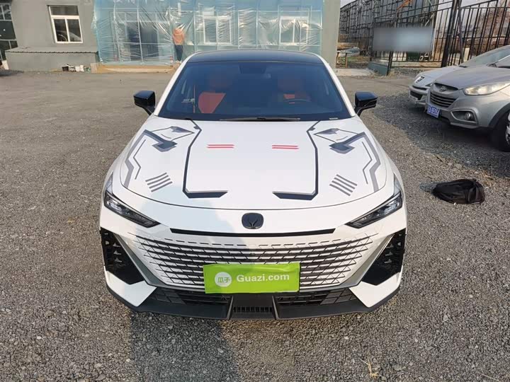 Фото 3 - Changan UNI-V