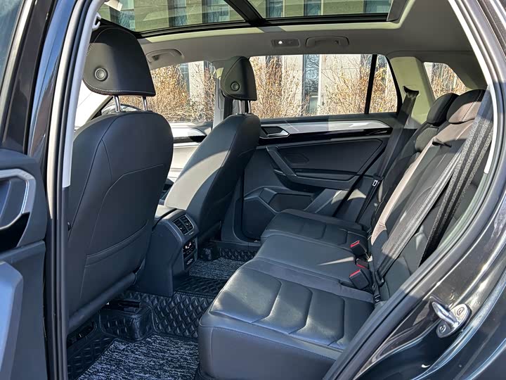 Фото 15 - Volkswagen Tayron