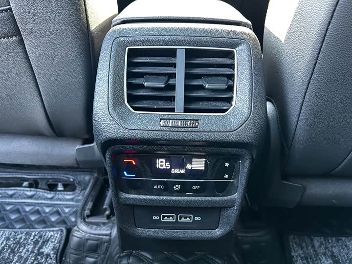 Фото 16 - Volkswagen Tayron