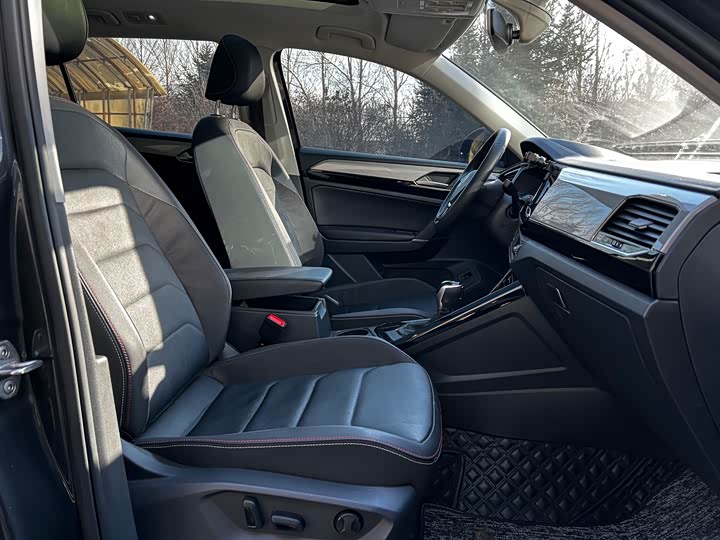 Фото 18 - Volkswagen Tayron