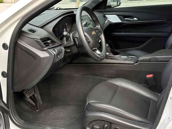 Фото 5 - Cadillac CT4