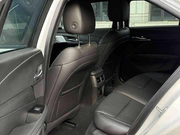 Фото 6 - Cadillac CT4