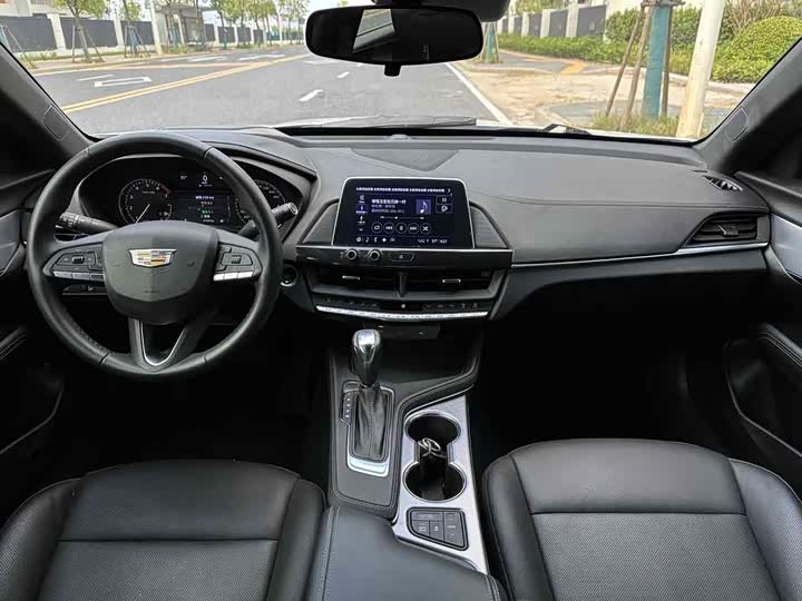 Фото 7 - Cadillac CT4