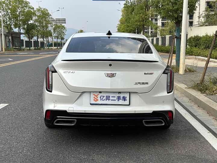 Фото 8 - Cadillac CT4