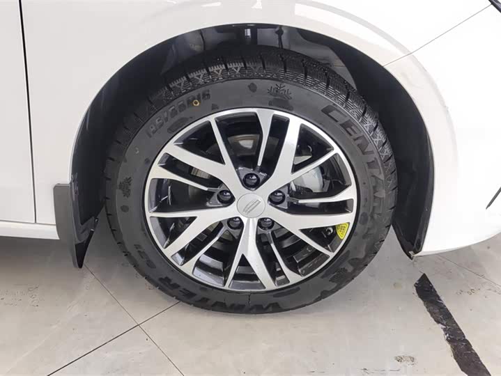 Фото 6 - Geely Emgrand