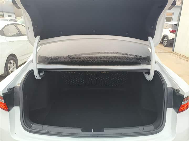 Фото 19 - Geely Preface