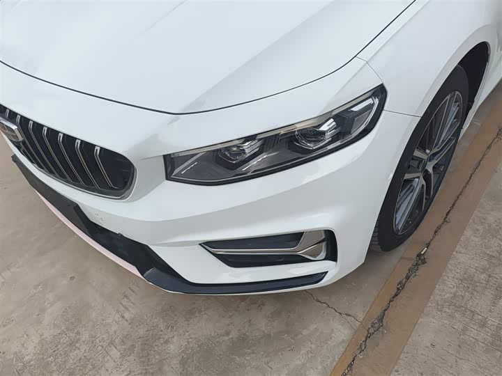 Фото 24 - Geely Preface