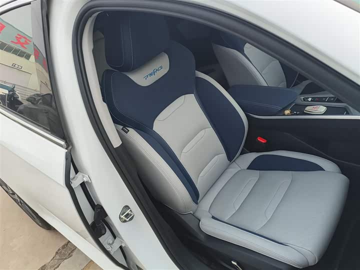 Фото 25 - Geely Preface