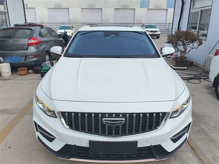 Фото 3 - Geely Preface